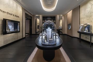 「ヴァン クリーフ＆アーペル」銀座一丁目に新ブティック、アルハンブラやペルレなど人気ジュエリー豊富に