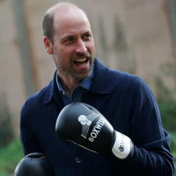 ウィリアム皇太子、救急パイロット時代を懐かしむ