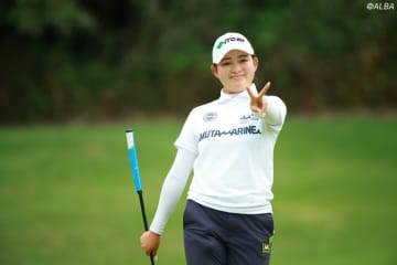 現役女子大生の神谷桃歌が首位躍進　ルーキー7人目のステップVへ「優勝したい気持ちは強いです」