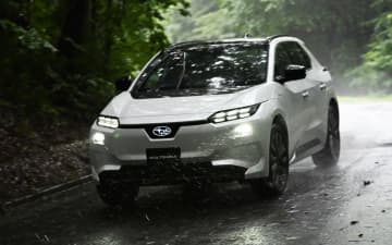 スバルのバッテリEV「ソルテラ」が大幅バージョンアップ！ 出力の上がった4WDモデルを“群サイ”でいち早く試乗してきた