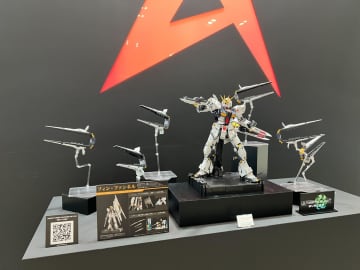 イベント会場にてガンプラ「PERFECT GRADE UNLEASHED 1/60 νガンダム」が展示！【#全日本模型ホビーショー】LEDユニットを搭載した姿を初展示