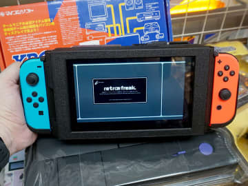 レトロフリークをポータブルゲーム機化するキット「RFPortable7」が入荷
