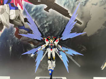 「ガンダムSEED FREEDOM」より「HG ストライクフリーダムガンダム弐式&光の翼エフェクトセット」が展示！【#全日本模型ホビーショー】「MGSD デスティニーガンダム」や「HG レジェンドガンダム」も展示