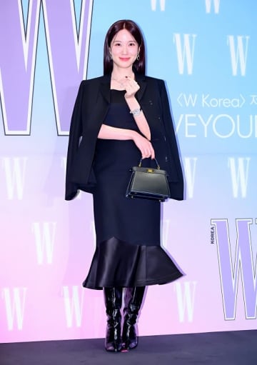 偽善的と炎上中の韓国“乳がんパーティー”に出席するも…早々に現場を離れた『ウ・ヨンウ』女優が話題