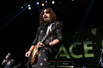 エース・フレーリーが74歳で死去、KISS共同創設者のギタリスト