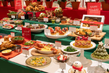 DEAN & DELUCA、クリスマスの食卓を彩る「ホリデー2025限定メニュー」を公開。ケーキ/コースメニューの新作を追加