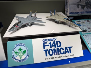 タミヤ製「1/72 F-14D トムキャット」がウォーバードコレクションに登場！【#全日本模型ホビーショー】歴代キットとの比較展示も