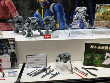 『機動戦士ガンダム短編集 新MS戦記』の「VAKIT ギラ・ドーガ」に続く新作キットをメガハウスが企画中！【#全日本模型ホビーショー】監修中の巨大シルエットが公開