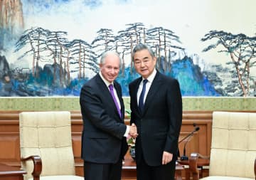 王毅氏、ブラックストーン会長と会見