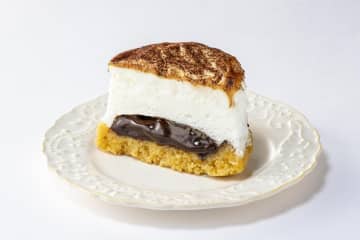 セブン-イレブン「スモア～マシュマロ＆生チョコ～」濃厚生チョコとクッキーの“ザクとろ”食感
