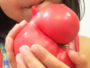母「お願い切らせて…」　娘がトマトを守る『ワケ』にクスッ！
