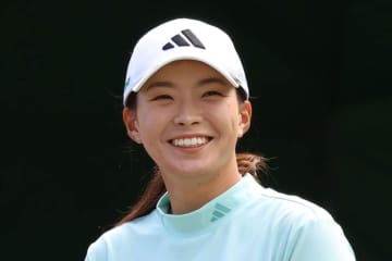 渋野日向子　不調覆す〝別人ゴルフ〟で単独首位発進「最近ではまれなパットの安定感」