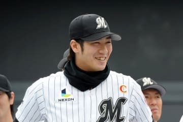 【ロッテ】ＯＢの西岡剛氏が一軍チーフ打撃兼走塁コーチに就任　大塚明コーチは退団