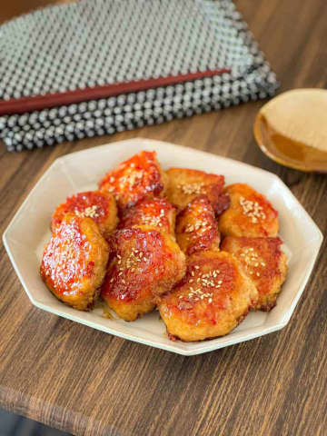 こねるのも焼くのもフライパン1つ！「節約＆手間なし♪れんこん鶏つくね」の作り方