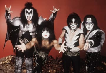 KISS初代ギタリストのエース・フレーリーさん死去、74歳　先月の転倒事故から帰らぬ人に
