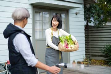 「未来はそれほど暗くない」年金不安と独身娘の将来に悩む50代女性、夢を追うことで見つけた“1つの答え”【読者体験談】