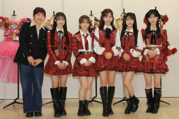 AKB48小栗有以、前田敦子の衣装着て「すごくパワーを感じる」　衣装展開幕で熱弁