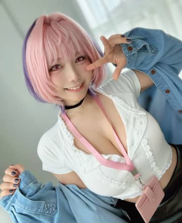 東雲うみが「のあ先輩はともだち。」とのコラボグラビアを披露！クオリティの高さにファンも驚愕！