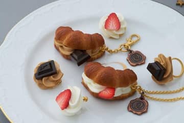 Q-pot.“三日月とクロワッサン”のジュエリー＆ドレス、まるで本物なスイーツネックレスなど