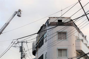 プレハブ小屋など建築物の無許可設置、横浜で横行　事故や火災の危険性も改善は「所有者任せ」