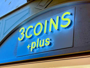 衣替えが捗るーーッ！！【3COINS】オレンジラインが可愛い◎「新作収納」