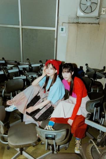 櫻坂46遠藤理子＆村井優、大注目の同期コンビが可憐な衣装姿でパシャリ！不思議な世界観を表現