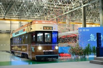 中国初の水素観光列車登場、ゼロカーボン排出を実現