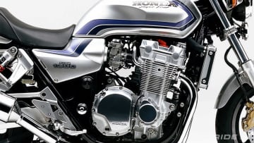巨大化したフラッグシップCB──初代CB1300スーパーフォア【BIG-1】に冷却フィンがあった?!