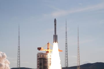 中国、極軌道衛星「千帆極軌18組」の打ち上げに成功