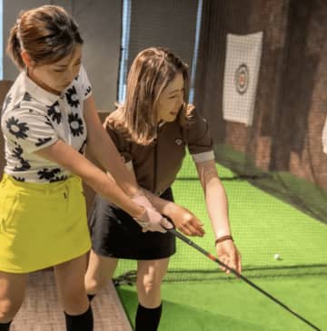 【大阪・心斎橋】「ゴルフデビュー」が不安な人必見！最新シミュレーション完備の「スイングアーツ」から“全込3ヶ月”初心者専用プログラム誕生！