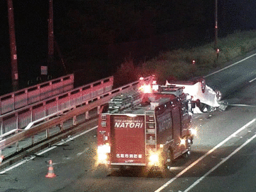 【国道4号】仙台バイパス 名取市内で転覆事故 一部通行止め（18日02:10現在）