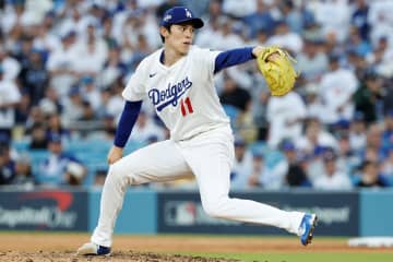 「歴史に名を残した」抑え転向の佐々木朗希、メジャー史上初の記録達成に現地メディアも衝撃！「クローザーとしての存在感は…」