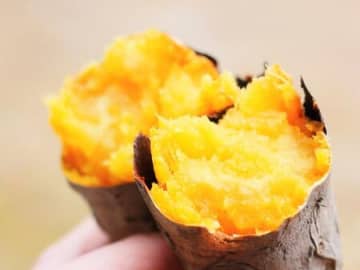 本当にトロトロ！あるモノに浸けるだけで…「お店みたいな焼きいも」が完成。これは感動♡