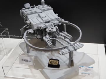 『アーマード・コア6』序盤の大ボス「バルテウス」が立体化！印象的な“全周囲ミサイルランチャー”も目を引く再現度