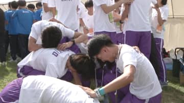 箱根駅伝予選会　“17秒差”で明暗　予選会10位通過の立教大は号泣　次点の法政大はぼう然