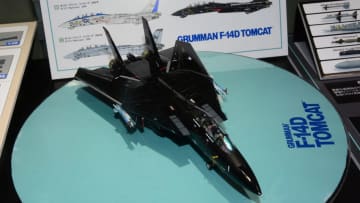 サイズに合わせ強度と部品数を調整、タミヤ「1/72 グラマン F-14D トムキャット」【#全日本模型ホビーショー】