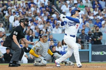 なんで…！？ 大谷翔平、爆速先頭打者弾で“異変”「そらビビる」「止まった」被弾した投手の様子がおかしくなる「ドン引きやん」