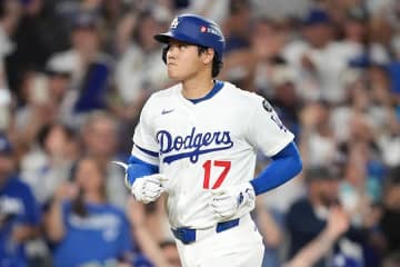 ベッツ、大谷3発を大絶賛「彼はマイケル・ジョーダンのような存在さ」　屈指のスターも笑うほかなし