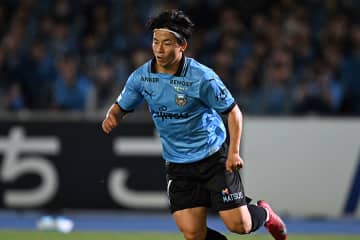 驚異の9戦9発、28歳FWが「レベチです」　いつもの角度から…日本人単独トップに「化け物」