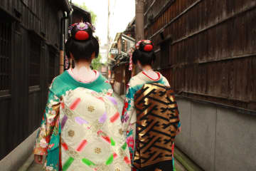 憧れの「祇園」初心者はどうやって楽しめばいいのか…舞妓さんとの「お遊び」への入り口
