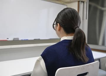 「物理の先生の声だけ、聞いたそばから消えていく」訴える女子高生、信じられないテスト結果に焦り 聞こえるのに聞き取れない、100人に1人が該当するかもしれないある症状