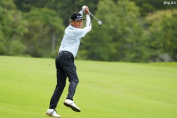 T・スリロットが単独首位、兼本貴司が1差2位で最終日へ　女子プロマッチは宮里美香が単独首位