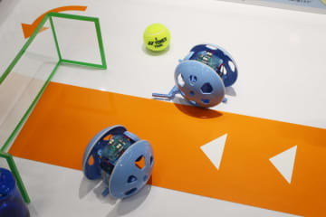 未来のメカをイメージした「ローリングロボット工作セット（赤外線2chリモコン）」がタミヤブースに出展【#全日本模型ホビーショー】赤外線リモコンでコロコロ動く、可愛い球体ロボット