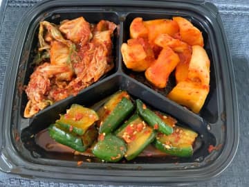【中野】キムチのでめきんで絶品キムチの食べ比べを堪能