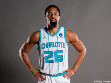 NBAキャリア11年を誇るベテランガード、スペンサー・ディンウィディーがホーネッツから放出
