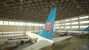 中国新疆ウイグル自治区で初の航空機解体作業始まる