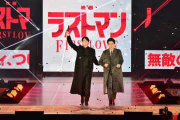 福山雅治＆大泉洋、“無敵バディ”がガルアワ降臨　サプライズ登場に会場騒然