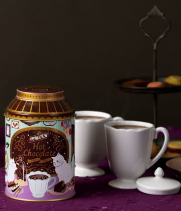 「バンホーテン」からホットチョコレート数量限定発売　白猫がモチーフのクラシカルなデザイン缶で“日常のワクワク感”を演出