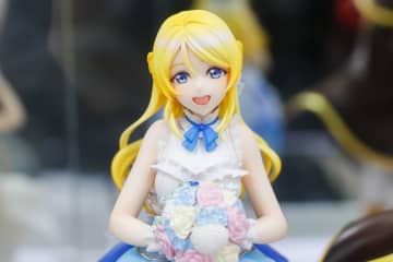 天使のような微笑みに目が奪われる！「『ラブライブ！』 絢瀬絵里 LoveLive!Days 5th Anniversary ver.」【あみあみ展示撮り下ろし】LoveLive!Days 5周年の表紙イラストをフィギュア化