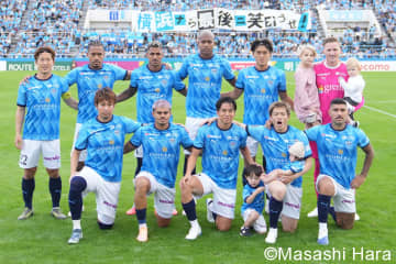 J1残留へ望みをつなぐ劇的バースデー弾！ 横浜FCが後半ATに33歳誕生日DFの強烈な左足弾で執念のドロー！｢気持ち入った一撃だ｣｢この勝点1を残留に繋げよう｣